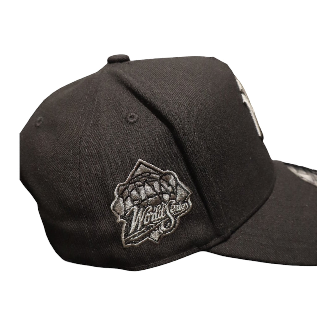SnapBack-שחור קרייזי וואן🖤
