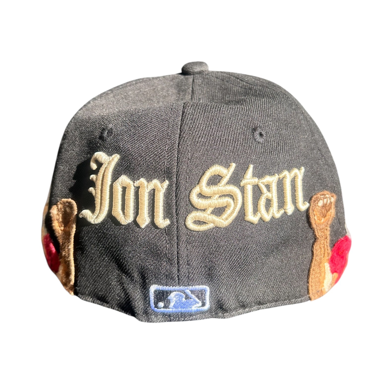 כובע מלאכים שחור