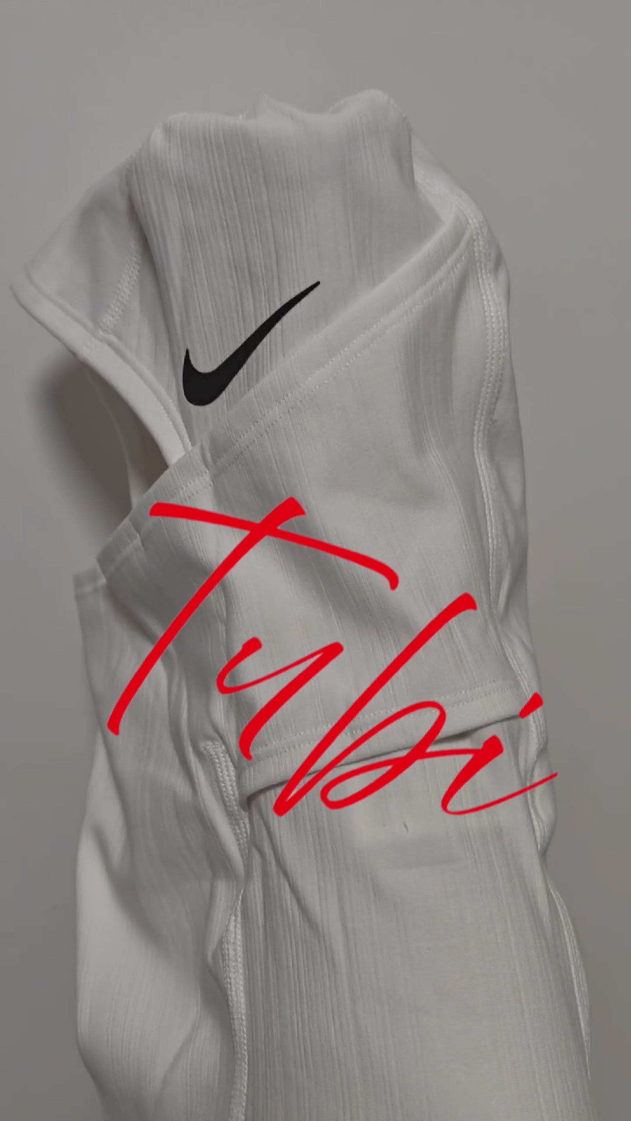 מסכת נייקי🥷-לבנה🤍